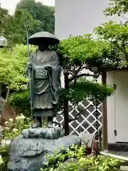 成就院の像