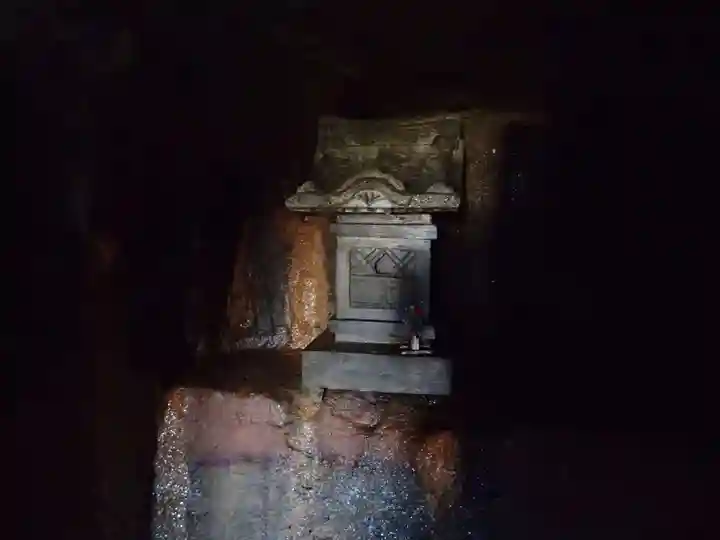 穴澤天神社の末社・摂社