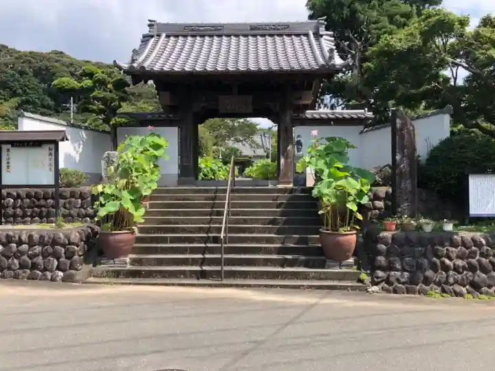 香勝寺の山門・神門