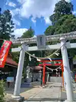 鼬幣稲荷神社の{uncategorized: "未分類", other: "その他", undefined: "問題あり", building: "その他建物", grave: "お墓", sacred_gate: "鳥居", guardian: "狛犬", statue: "像", buddha: "仏像", history: "歴史", nature: "自然", garden: "庭園", animal: "動物", pagoda: "塔", temizu: "手水舎", mountain_gate: "山門・神門", sanctuary: "本殿・本堂", subordinate: "末社・摂社", art: "芸術", scenery: "景色", jizo: "地蔵", ema: "絵馬", goshuin: "御朱印", omikuji: "おみくじ", items: "授与品その他", amulet: "お守り", goshuincho: "御朱印帳", eats: "食事", festival: "お祭り", votive_dance: "神楽", shichigosan: "七五三参", wedding: "結婚式", experience: "体験その他", initially: "初詣", around: "周辺", anti_infection: "感染症対策"}