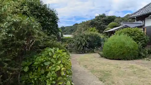 福満寺の庭園