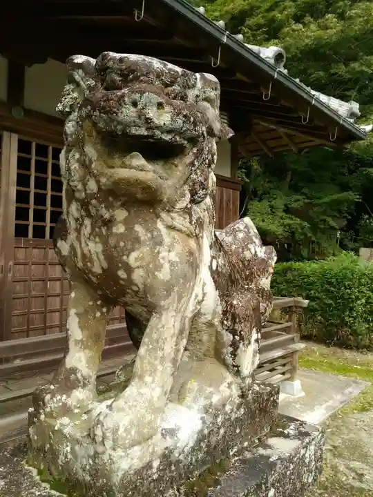 穴師坐兵主神社の狛犬