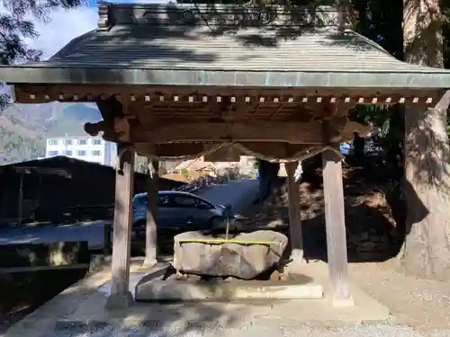 河口浅間神社の手水舎