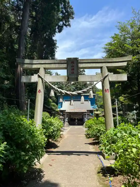 磯山神社の{uncategorized: "未分類", other: "その他", undefined: "問題あり", building: "その他建物", grave: "お墓", sacred_gate: "鳥居", guardian: "狛犬", statue: "像", buddha: "仏像", history: "歴史", nature: "自然", garden: "庭園", animal: "動物", pagoda: "塔", temizu: "手水舎", mountain_gate: "山門・神門", sanctuary: "本殿・本堂", subordinate: "末社・摂社", art: "芸術", scenery: "景色", jizo: "地蔵", ema: "絵馬", goshuin: "御朱印", omikuji: "おみくじ", items: "授与品その他", amulet: "お守り", goshuincho: "御朱印帳", eats: "食事", festival: "お祭り", votive_dance: "神楽", shichigosan: "七五三参", wedding: "結婚式", experience: "体験その他", initially: "初詣", around: "周辺", anti_infection: "感染症対策"}