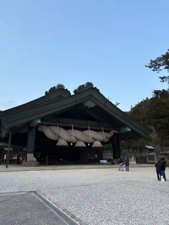 出雲大社の{uncategorized: "未分類", other: "その他", undefined: "問題あり", building: "その他建物", grave: "お墓", sacred_gate: "鳥居", guardian: "狛犬", statue: "像", buddha: "仏像", history: "歴史", nature: "自然", garden: "庭園", animal: "動物", pagoda: "塔", temizu: "手水舎", mountain_gate: "山門・神門", sanctuary: "本殿・本堂", subordinate: "末社・摂社", art: "芸術", scenery: "景色", jizo: "地蔵", ema: "絵馬", goshuin: "御朱印", omikuji: "おみくじ", items: "授与品その他", amulet: "お守り", goshuincho: "御朱印帳", eats: "食事", festival: "お祭り", votive_dance: "神楽", shichigosan: "七五三参", wedding: "結婚式", experience: "体験その他", initially: "初詣", around: "周辺", anti_infection: "感染症対策"}