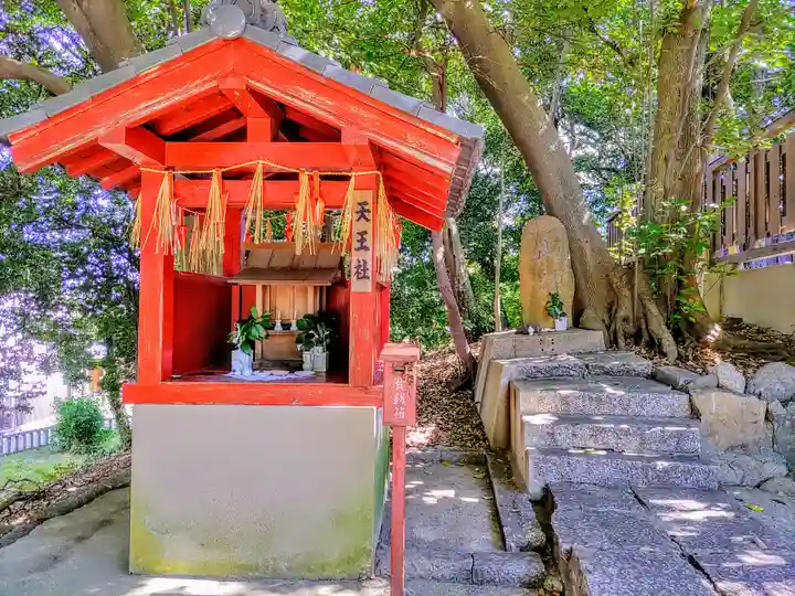 白山神社(市場)の末社・摂社