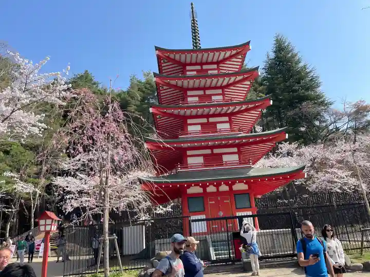 新倉富士浅間神社の塔