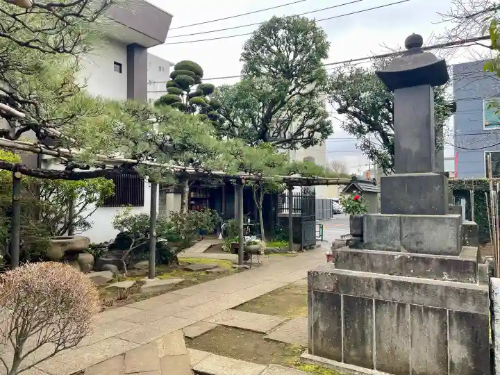 妙情寺の{uncategorized: "未分類", other: "その他", undefined: "問題あり", building: "その他建物", grave: "お墓", sacred_gate: "鳥居", guardian: "狛犬", statue: "像", buddha: "仏像", history: "歴史", nature: "自然", garden: "庭園", animal: "動物", pagoda: "塔", temizu: "手水舎", mountain_gate: "山門・神門", sanctuary: "本殿・本堂", subordinate: "末社・摂社", art: "芸術", scenery: "景色", jizo: "地蔵", ema: "絵馬", goshuin: "御朱印", omikuji: "おみくじ", items: "授与品その他", amulet: "お守り", goshuincho: "御朱印帳", eats: "食事", festival: "お祭り", votive_dance: "神楽", shichigosan: "七五三参", wedding: "結婚式", experience: "体験その他", initially: "初詣", around: "周辺", anti_infection: "感染症対策"}
