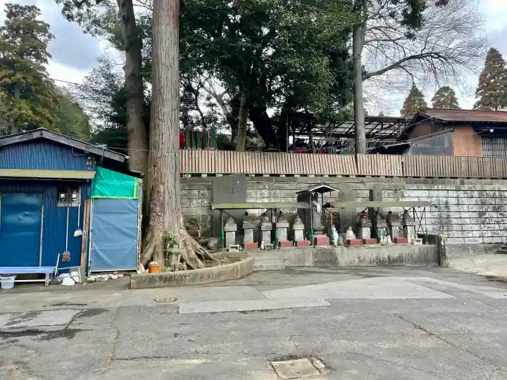 咤枳尼天堂 (出世稲荷)の{uncategorized: "未分類", other: "その他", undefined: "問題あり", building: "その他建物", grave: "お墓", sacred_gate: "鳥居", guardian: "狛犬", statue: "像", buddha: "仏像", history: "歴史", nature: "自然", garden: "庭園", animal: "動物", pagoda: "塔", temizu: "手水舎", mountain_gate: "山門・神門", sanctuary: "本殿・本堂", subordinate: "末社・摂社", art: "芸術", scenery: "景色", jizo: "地蔵", ema: "絵馬", goshuin: "御朱印", omikuji: "おみくじ", items: "授与品その他", amulet: "お守り", goshuincho: "御朱印帳", eats: "食事", festival: "お祭り", votive_dance: "神楽", shichigosan: "七五三参", wedding: "結婚式", experience: "体験その他", initially: "初詣", around: "周辺", anti_infection: "感染症対策"}