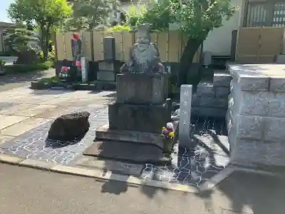 源心寺の{uncategorized: "未分類", other: "その他", undefined: "問題あり", building: "その他建物", grave: "お墓", sacred_gate: "鳥居", guardian: "狛犬", statue: "像", buddha: "仏像", history: "歴史", nature: "自然", garden: "庭園", animal: "動物", pagoda: "塔", temizu: "手水舎", mountain_gate: "山門・神門", sanctuary: "本殿・本堂", subordinate: "末社・摂社", art: "芸術", scenery: "景色", jizo: "地蔵", ema: "絵馬", goshuin: "御朱印", omikuji: "おみくじ", items: "授与品その他", amulet: "お守り", goshuincho: "御朱印帳", eats: "食事", festival: "お祭り", votive_dance: "神楽", shichigosan: "七五三参", wedding: "結婚式", experience: "体験その他", initially: "初詣", around: "周辺", anti_infection: "感染症対策"}