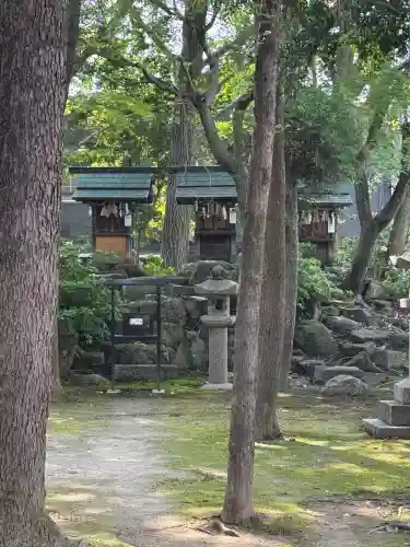 六所神社の{uncategorized: "未分類", other: "その他", undefined: "問題あり", building: "その他建物", grave: "お墓", sacred_gate: "鳥居", guardian: "狛犬", statue: "像", buddha: "仏像", history: "歴史", nature: "自然", garden: "庭園", animal: "動物", pagoda: "塔", temizu: "手水舎", mountain_gate: "山門・神門", sanctuary: "本殿・本堂", subordinate: "末社・摂社", art: "芸術", scenery: "景色", jizo: "地蔵", ema: "絵馬", goshuin: "御朱印", omikuji: "おみくじ", items: "授与品その他", amulet: "お守り", goshuincho: "御朱印帳", eats: "食事", festival: "お祭り", votive_dance: "神楽", shichigosan: "七五三参", wedding: "結婚式", experience: "体験その他", initially: "初詣", around: "周辺", anti_infection: "感染症対策"}