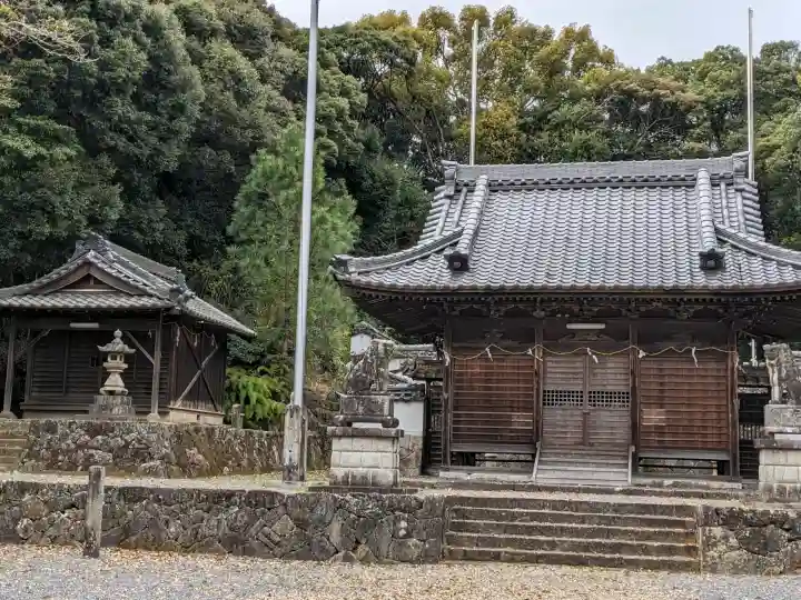 八幡宮の{uncategorized: "未分類", other: "その他", undefined: "問題あり", building: "その他建物", grave: "お墓", sacred_gate: "鳥居", guardian: "狛犬", statue: "像", buddha: "仏像", history: "歴史", nature: "自然", garden: "庭園", animal: "動物", pagoda: "塔", temizu: "手水舎", mountain_gate: "山門・神門", sanctuary: "本殿・本堂", subordinate: "末社・摂社", art: "芸術", scenery: "景色", jizo: "地蔵", ema: "絵馬", goshuin: "御朱印", omikuji: "おみくじ", items: "授与品その他", amulet: "お守り", goshuincho: "御朱印帳", eats: "食事", festival: "お祭り", votive_dance: "神楽", shichigosan: "七五三参", wedding: "結婚式", experience: "体験その他", initially: "初詣", around: "周辺", anti_infection: "感染症対策"}