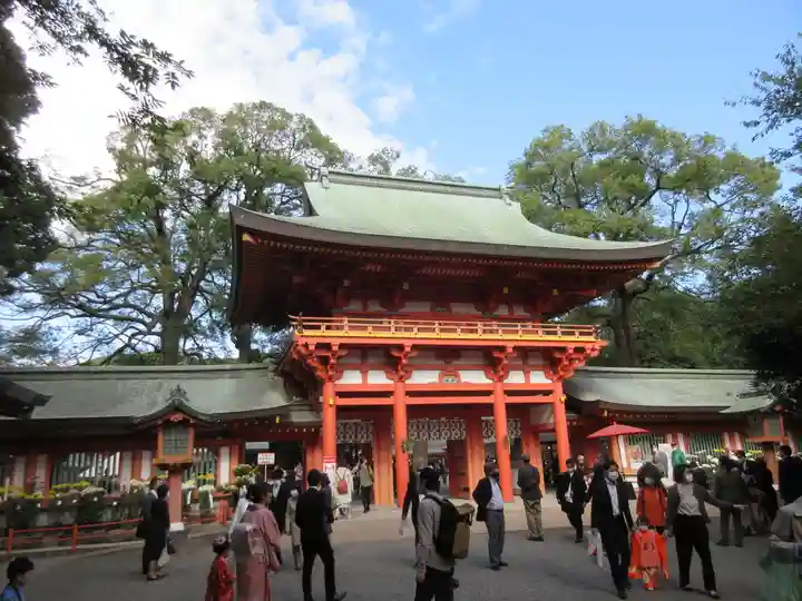 武蔵一宮氷川神社の山門・神門