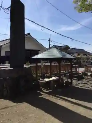 科野大宮社の手水舎