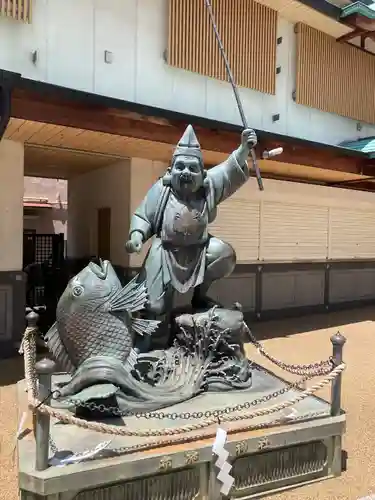 布施戎神社の像