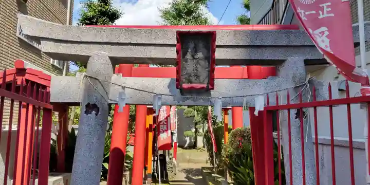 八名川稲荷神社の鳥居