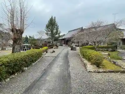 立泉寺の{uncategorized: "未分類", other: "その他", undefined: "問題あり", building: "その他建物", grave: "お墓", sacred_gate: "鳥居", guardian: "狛犬", statue: "像", buddha: "仏像", history: "歴史", nature: "自然", garden: "庭園", animal: "動物", pagoda: "塔", temizu: "手水舎", mountain_gate: "山門・神門", sanctuary: "本殿・本堂", subordinate: "末社・摂社", art: "芸術", scenery: "景色", jizo: "地蔵", ema: "絵馬", goshuin: "御朱印", omikuji: "おみくじ", items: "授与品その他", amulet: "お守り", goshuincho: "御朱印帳", eats: "食事", festival: "お祭り", votive_dance: "神楽", shichigosan: "七五三参", wedding: "結婚式", experience: "体験その他", initially: "初詣", around: "周辺", anti_infection: "感染症対策"}