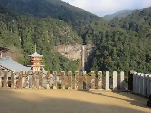 青岸渡寺の建物その他