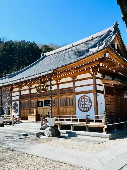 吉祥寺の{uncategorized: "未分類", other: "その他", undefined: "問題あり", building: "その他建物", grave: "お墓", sacred_gate: "鳥居", guardian: "狛犬", statue: "像", buddha: "仏像", history: "歴史", nature: "自然", garden: "庭園", animal: "動物", pagoda: "塔", temizu: "手水舎", mountain_gate: "山門・神門", sanctuary: "本殿・本堂", subordinate: "末社・摂社", art: "芸術", scenery: "景色", jizo: "地蔵", ema: "絵馬", goshuin: "御朱印", omikuji: "おみくじ", items: "授与品その他", amulet: "お守り", goshuincho: "御朱印帳", eats: "食事", festival: "お祭り", votive_dance: "神楽", shichigosan: "七五三参", wedding: "結婚式", experience: "体験その他", initially: "初詣", around: "周辺", anti_infection: "感染症対策"}