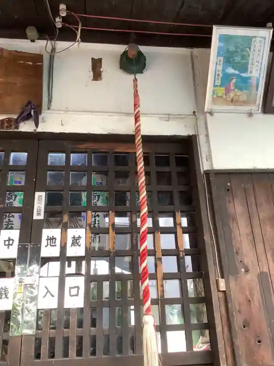 畑中地蔵の本殿・本堂