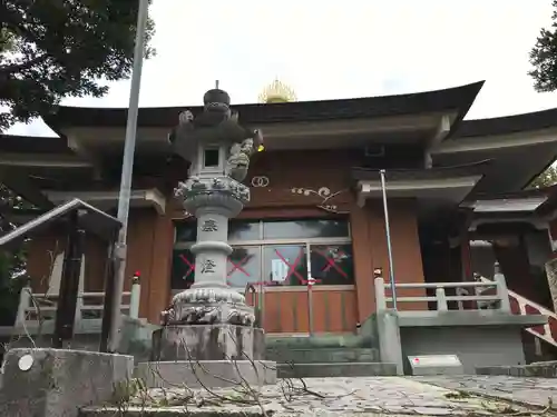 津照寺の本殿