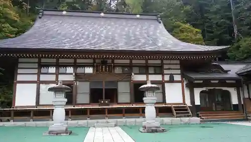 法華寺の本殿・本堂