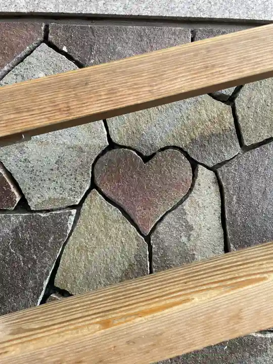 伊勢神宮内宮(皇大神宮)の{uncategorized: "未分類", other: "その他", undefined: "問題あり", building: "その他建物", grave: "お墓", sacred_gate: "鳥居", guardian: "狛犬", statue: "像", buddha: "仏像", history: "歴史", nature: "自然", garden: "庭園", animal: "動物", pagoda: "塔", temizu: "手水舎", mountain_gate: "山門・神門", sanctuary: "本殿・本堂", subordinate: "末社・摂社", art: "芸術", scenery: "景色", jizo: "地蔵", ema: "絵馬", goshuin: "御朱印", omikuji: "おみくじ", items: "授与品その他", amulet: "お守り", goshuincho: "御朱印帳", eats: "食事", festival: "お祭り", votive_dance: "神楽", shichigosan: "七五三参", wedding: "結婚式", experience: "体験その他", initially: "初詣", around: "周辺", anti_infection: "感染症対策"}