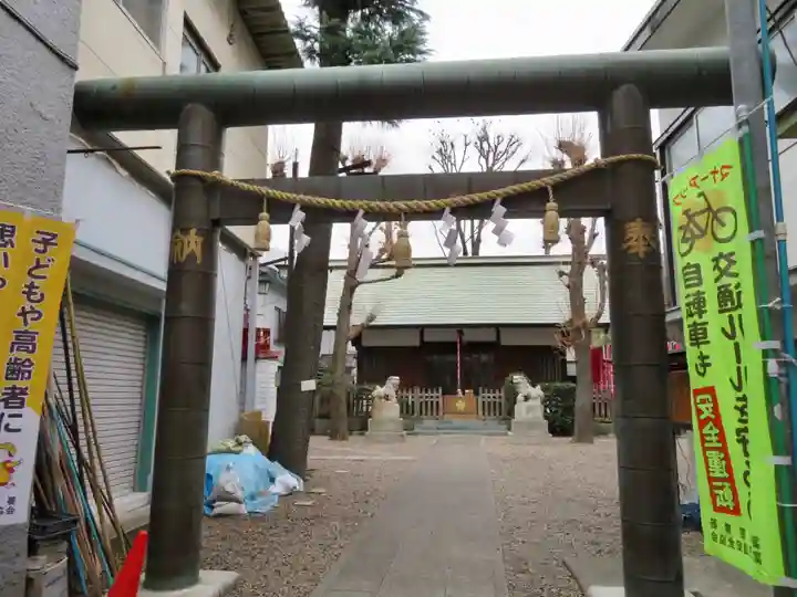 諏訪神社の鳥居