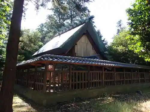 神明社の本殿