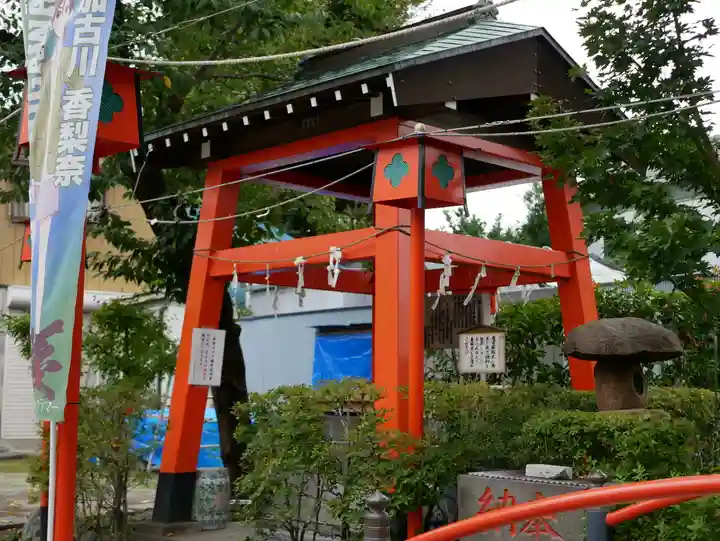 塚越稲荷神社の手水舎