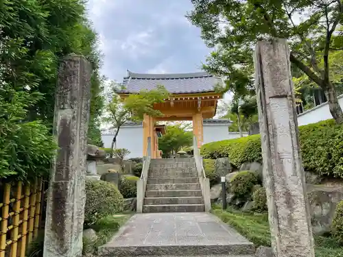 宝徳寺の山門