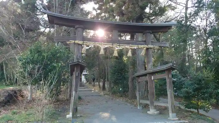 三ケ尻八幡神社の鳥居