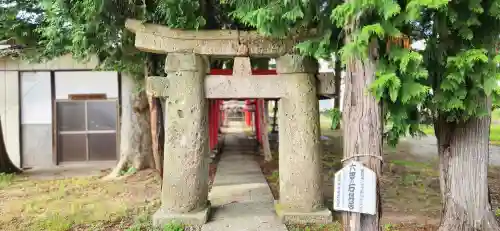 與次郎稲荷神社の鳥居