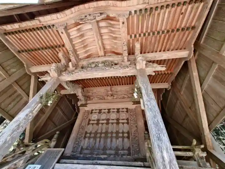 白山中居神社の{uncategorized: "未分類", other: "その他", undefined: "問題あり", building: "その他建物", grave: "お墓", sacred_gate: "鳥居", guardian: "狛犬", statue: "像", buddha: "仏像", history: "歴史", nature: "自然", garden: "庭園", animal: "動物", pagoda: "塔", temizu: "手水舎", mountain_gate: "山門・神門", sanctuary: "本殿・本堂", subordinate: "末社・摂社", art: "芸術", scenery: "景色", jizo: "地蔵", ema: "絵馬", goshuin: "御朱印", omikuji: "おみくじ", items: "授与品その他", amulet: "お守り", goshuincho: "御朱印帳", eats: "食事", festival: "お祭り", votive_dance: "神楽", shichigosan: "七五三参", wedding: "結婚式", experience: "体験その他", initially: "初詣", around: "周辺", anti_infection: "感染症対策"}