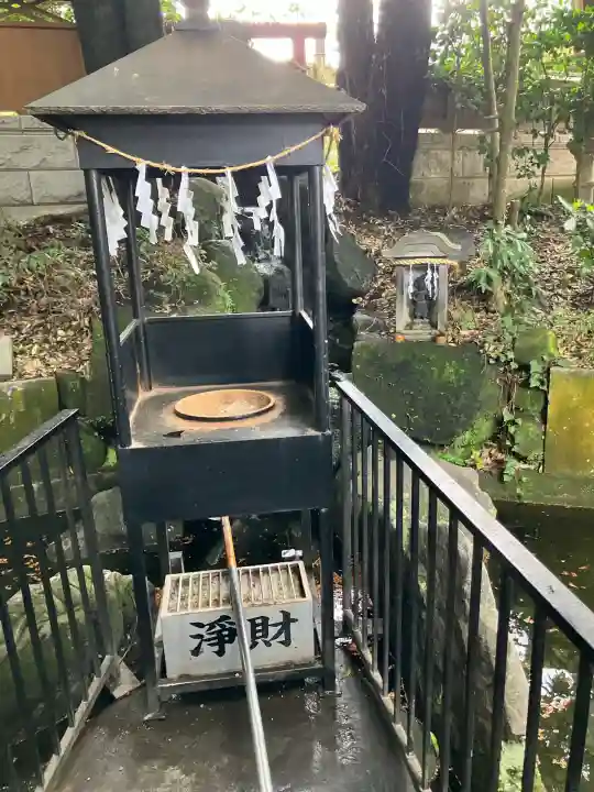 白蛇辨財天の{uncategorized: "未分類", other: "その他", undefined: "問題あり", building: "その他建物", grave: "お墓", sacred_gate: "鳥居", guardian: "狛犬", statue: "像", buddha: "仏像", history: "歴史", nature: "自然", garden: "庭園", animal: "動物", pagoda: "塔", temizu: "手水舎", mountain_gate: "山門・神門", sanctuary: "本殿・本堂", subordinate: "末社・摂社", art: "芸術", scenery: "景色", jizo: "地蔵", ema: "絵馬", goshuin: "御朱印", omikuji: "おみくじ", items: "授与品その他", amulet: "お守り", goshuincho: "御朱印帳", eats: "食事", festival: "お祭り", votive_dance: "神楽", shichigosan: "七五三参", wedding: "結婚式", experience: "体験その他", initially: "初詣", around: "周辺", anti_infection: "感染症対策"}