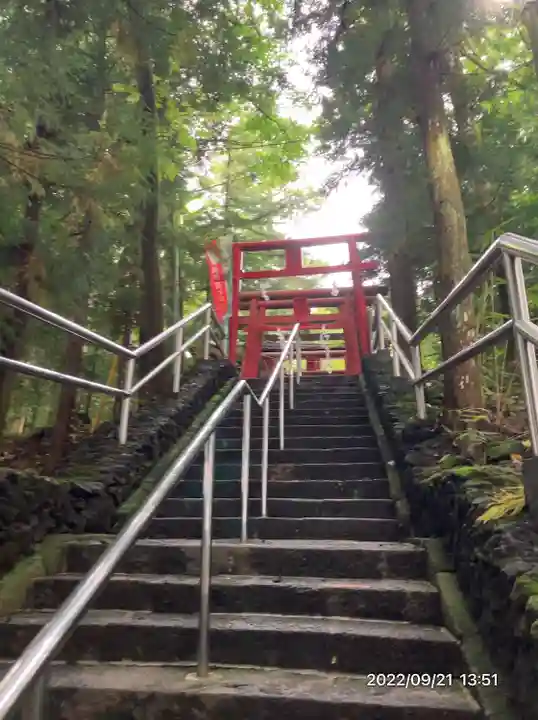 新屋山神社(山梨県)
