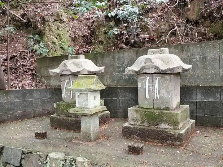 鍬渓神社の末社・摂社