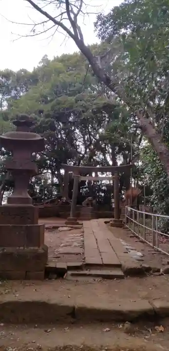 安房口神社の{uncategorized: "未分類", other: "その他", undefined: "問題あり", building: "その他建物", grave: "お墓", sacred_gate: "鳥居", guardian: "狛犬", statue: "像", buddha: "仏像", history: "歴史", nature: "自然", garden: "庭園", animal: "動物", pagoda: "塔", temizu: "手水舎", mountain_gate: "山門・神門", sanctuary: "本殿・本堂", subordinate: "末社・摂社", art: "芸術", scenery: "景色", jizo: "地蔵", ema: "絵馬", goshuin: "御朱印", omikuji: "おみくじ", items: "授与品その他", amulet: "お守り", goshuincho: "御朱印帳", eats: "食事", festival: "お祭り", votive_dance: "神楽", shichigosan: "七五三参", wedding: "結婚式", experience: "体験その他", initially: "初詣", around: "周辺", anti_infection: "感染症対策"}