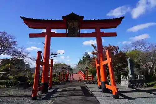 涼ケ岡八幡神社の鳥居