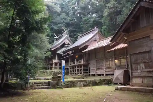 多鳩神社の本殿・本堂