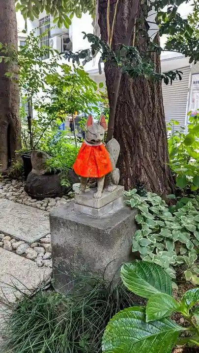 五十稲荷神社(栄寿稲荷神社)の狛犬