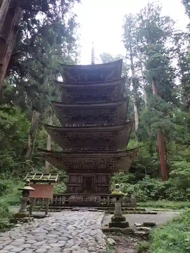 出羽神社(出羽三山神社)～三神合祭殿～の塔