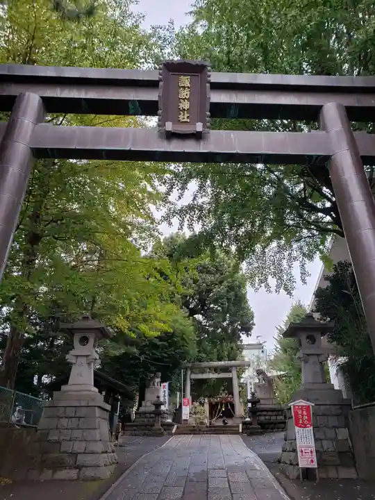諏訪神社の鳥居