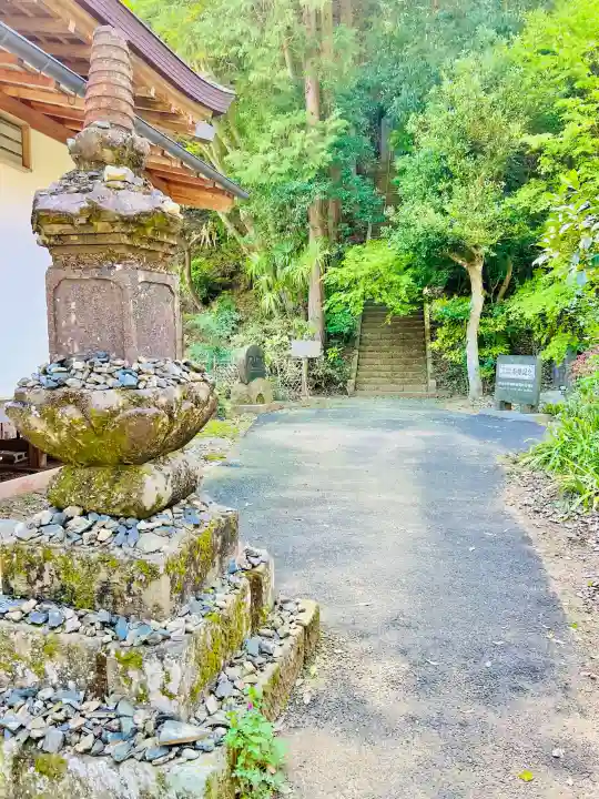 小松寺の{uncategorized: "未分類", other: "その他", undefined: "問題あり", building: "その他建物", grave: "お墓", sacred_gate: "鳥居", guardian: "狛犬", statue: "像", buddha: "仏像", history: "歴史", nature: "自然", garden: "庭園", animal: "動物", pagoda: "塔", temizu: "手水舎", mountain_gate: "山門・神門", sanctuary: "本殿・本堂", subordinate: "末社・摂社", art: "芸術", scenery: "景色", jizo: "地蔵", ema: "絵馬", goshuin: "御朱印", omikuji: "おみくじ", items: "授与品その他", amulet: "お守り", goshuincho: "御朱印帳", eats: "食事", festival: "お祭り", votive_dance: "神楽", shichigosan: "七五三参", wedding: "結婚式", experience: "体験その他", initially: "初詣", around: "周辺", anti_infection: "感染症対策"}