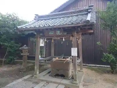 深田神社の手水舎