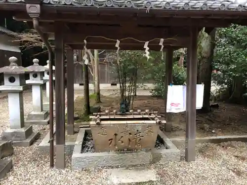 咋岡神社の手水舎