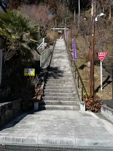 石都々古和気神社の{uncategorized: "未分類", other: "その他", undefined: "問題あり", building: "その他建物", grave: "お墓", sacred_gate: "鳥居", guardian: "狛犬", statue: "像", buddha: "仏像", history: "歴史", nature: "自然", garden: "庭園", animal: "動物", pagoda: "塔", temizu: "手水舎", mountain_gate: "山門・神門", sanctuary: "本殿・本堂", subordinate: "末社・摂社", art: "芸術", scenery: "景色", jizo: "地蔵", ema: "絵馬", goshuin: "御朱印", omikuji: "おみくじ", items: "授与品その他", amulet: "お守り", goshuincho: "御朱印帳", eats: "食事", festival: "お祭り", votive_dance: "神楽", shichigosan: "七五三参", wedding: "結婚式", experience: "体験その他", initially: "初詣", around: "周辺", anti_infection: "感染症対策"}