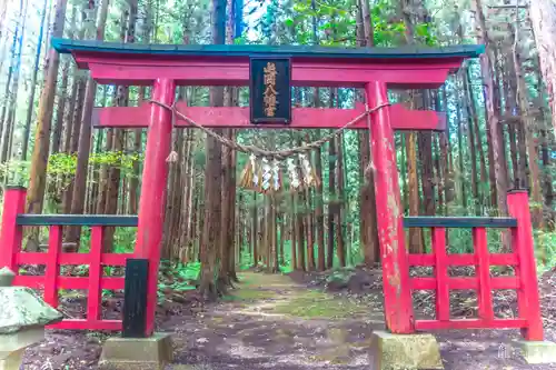 屯岡八幡宮の鳥居