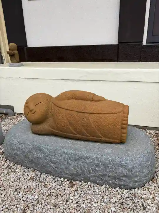 観音寺の{uncategorized: "未分類", other: "その他", undefined: "問題あり", building: "その他建物", grave: "お墓", sacred_gate: "鳥居", guardian: "狛犬", statue: "像", buddha: "仏像", history: "歴史", nature: "自然", garden: "庭園", animal: "動物", pagoda: "塔", temizu: "手水舎", mountain_gate: "山門・神門", sanctuary: "本殿・本堂", subordinate: "末社・摂社", art: "芸術", scenery: "景色", jizo: "地蔵", ema: "絵馬", goshuin: "御朱印", omikuji: "おみくじ", items: "授与品その他", amulet: "お守り", goshuincho: "御朱印帳", eats: "食事", festival: "お祭り", votive_dance: "神楽", shichigosan: "七五三参", wedding: "結婚式", experience: "体験その他", initially: "初詣", around: "周辺", anti_infection: "感染症対策"}