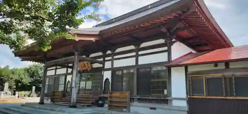 竜泉寺の本殿